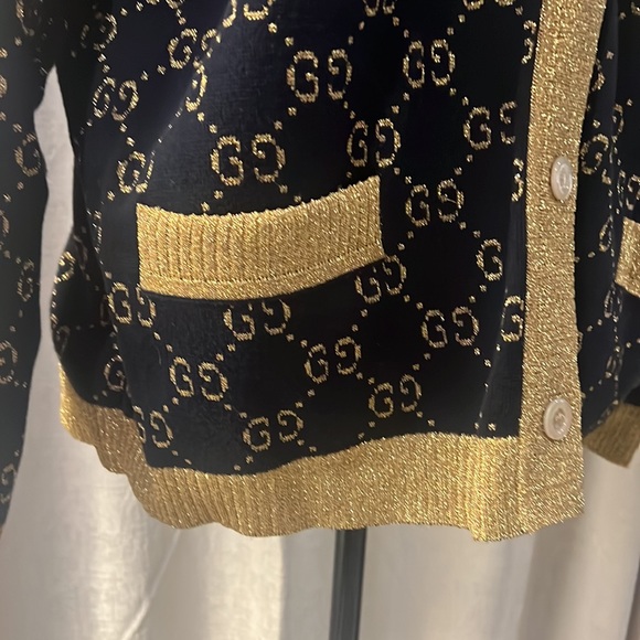 Gucci intarsia navy blue cardigan, gold metallic logo, thread, and trim - Picture 6 of 11